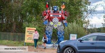 «Чтобы создать роботов, мы потратили все лето» — Поговорили с авторами «трансформера» из металлолома, который нашумел под Могилевом