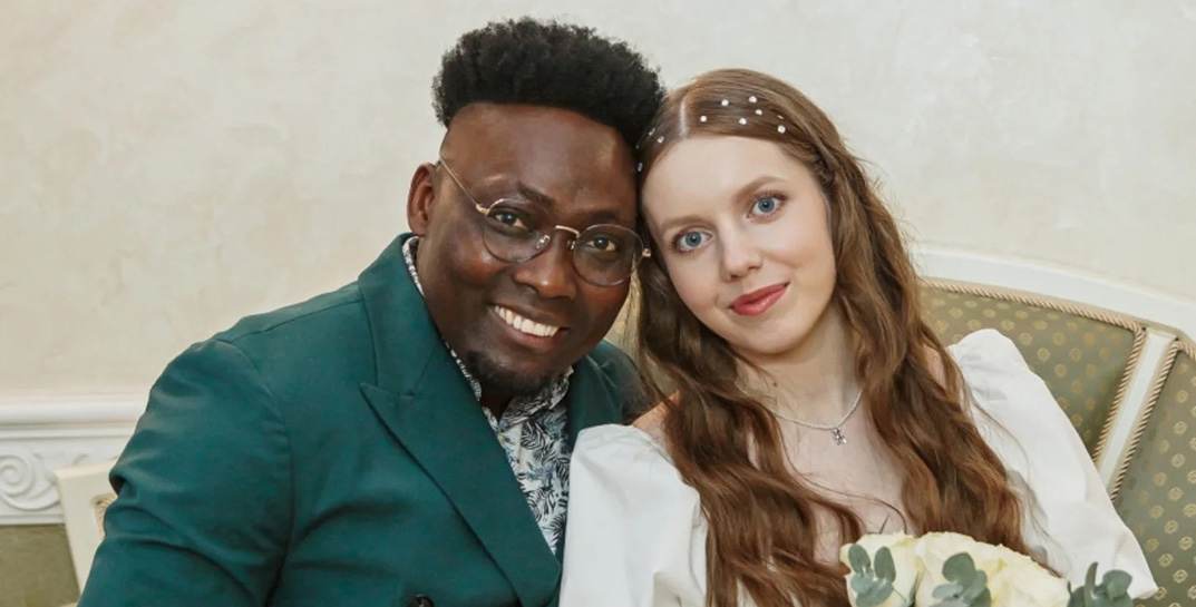 В будущем видят себя счастливой, красивой и многодетной семьей — в Бобруйске поженились 19-летняя студентка и 34-летний уроженец Анголы