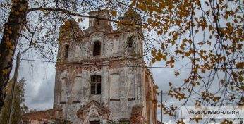 «Как выходные — здесь целое нашествие». Принял православие, устоял в войну и дважды стоял на пороге реставрации. Рассказываем, что сейчас происходит с уникальным костелом в Княжицах