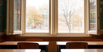 Стали известны подробности трагедии в Жодино, где пятиклассник выпал из окна школы