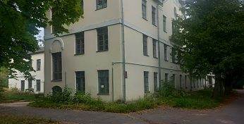 В Бобруйске выставили на торги бывший армейский штаб с действующей синагогой. Сколько стоит?