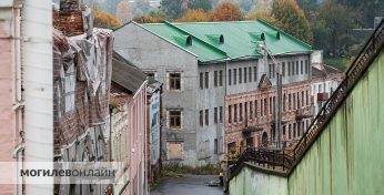 Умирают, но ждут спасения: вспоминаем судьбу старых домов по улице Лазаренко и показываем большую фотогалерею, как это место выглядит сейчас
