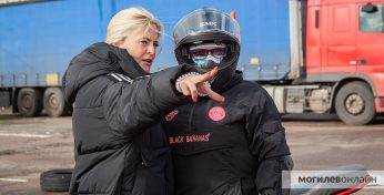«Иногда ученики пытаются флиртовать». Автоинструктор из Могилева рассказала о нюансах профессии и кто быстрее обучается вождению — мужчины или женщины