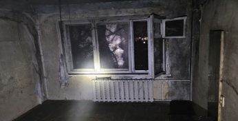 В Могилеве спасатели эвакуировали пенсионера с балкона горящей квартиры