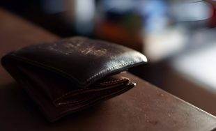 Бобруйчанин забыл в кафе барсетку с более чем 10 тысячами наличных. Что было дальше?