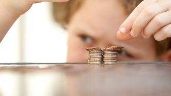 Жительница Белыничского района добилась перерасчета алиментов от супруга, работающего в России