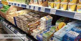 Сколько стоят белорусские молочка, шоколад и алкоголь в России?  Сравнили цены на одни и те же продукты в Пскове и Могилеве